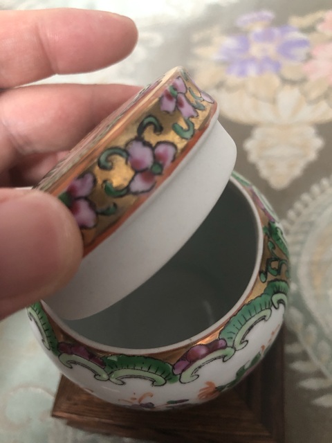 古玩陶瓷民國廣彩人物紋茶葉罐拍賣，當前價格338元