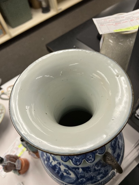 古玩陶瓷豆青青花開窗人物雙耳瓶（嘉道）拍賣，當前價格28000元