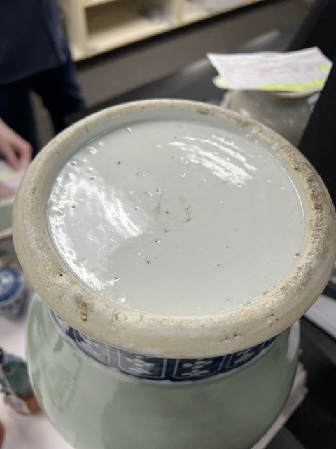 古玩陶瓷豆青青花開窗人物雙耳瓶（嘉道）拍賣，當前價格28000元
