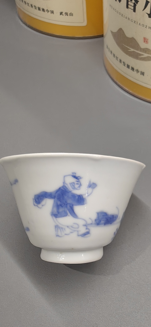 古玩陶瓷康熙·青花仕女?huà)霊蚣y主人杯拍賣(mài),當(dāng)前價(jià)格3699元