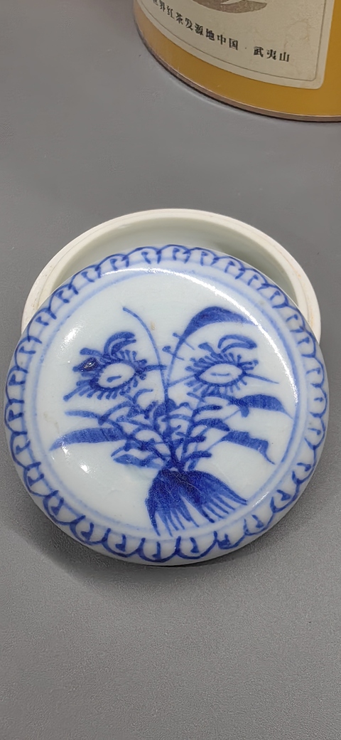 古玩陶瓷康熙·雙秋圖青花蓋盒拍賣，當(dāng)前價(jià)格1888元