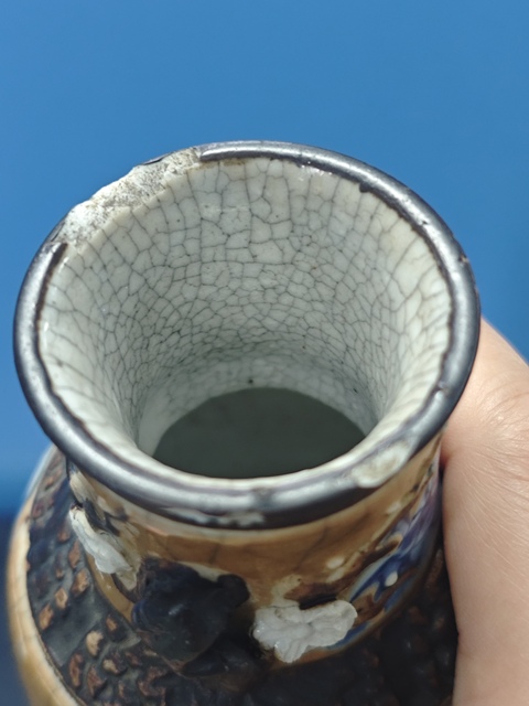古玩陶瓷清晚期哥釉青花人物紋梅耳瓶拍賣,當前價格999元