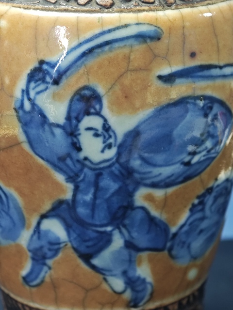 古玩陶瓷清晚期哥釉青花人物紋梅耳瓶拍賣,當前價格999元