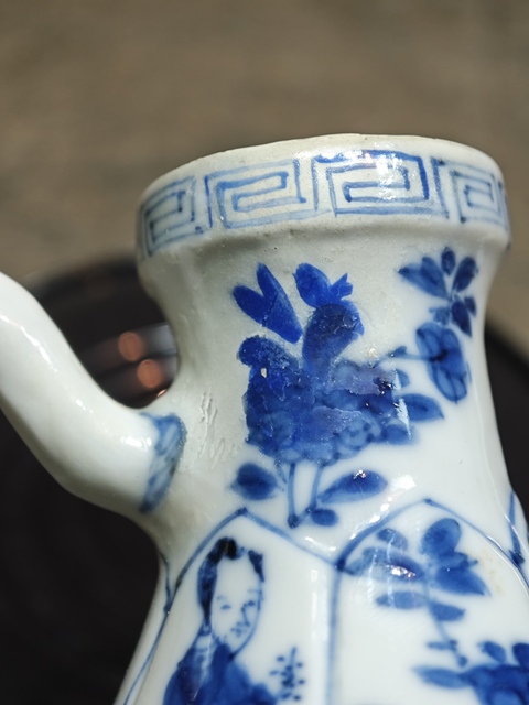 古玩陶瓷清康熙青花四美圖執(zhí)壺拍賣，當(dāng)前價(jià)格1500元