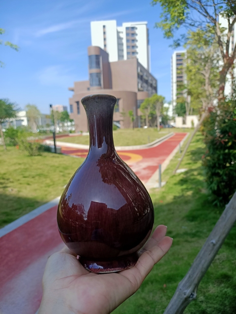 古玩陶瓷晚清紅釉瓶拍賣，當(dāng)前價(jià)格9600元