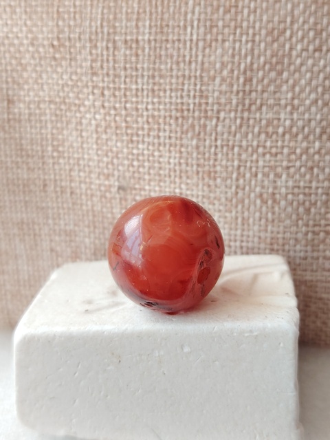 古玩玉器天然紅瑪瑙珠一枚拍賣(mài),當(dāng)前價(jià)格133元