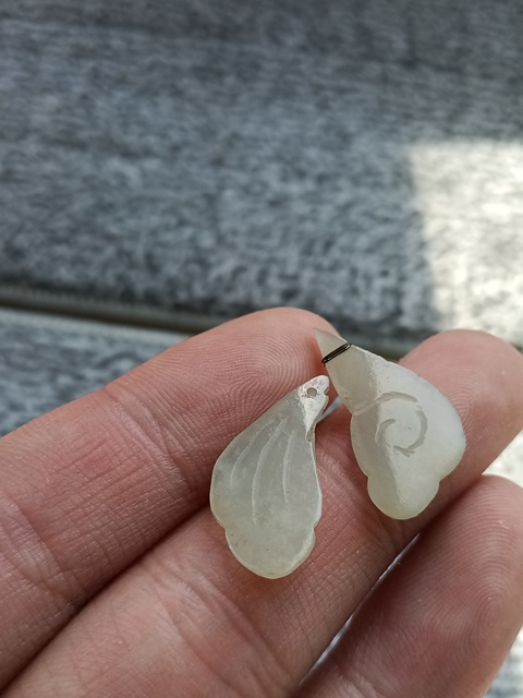古玩玉器清代和田玉雕“花飾”翅膀拍賣,當前價格350元