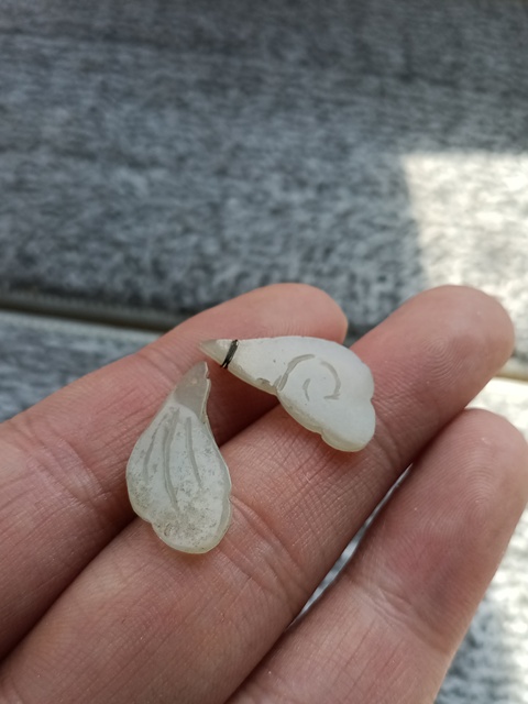 古玩玉器清代和田玉雕“花飾”翅膀拍賣,當前價格350元