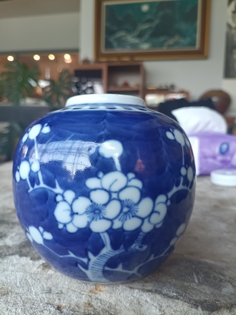 古玩陶瓷青花冰梅圖茶葉罐拍賣,當前價格99元