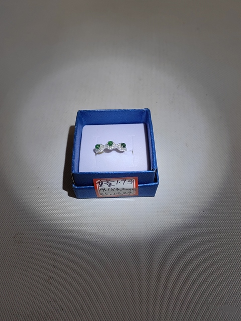 古玩玉器天然翡翠鑲嵌戒指拍賣,當前價格298元