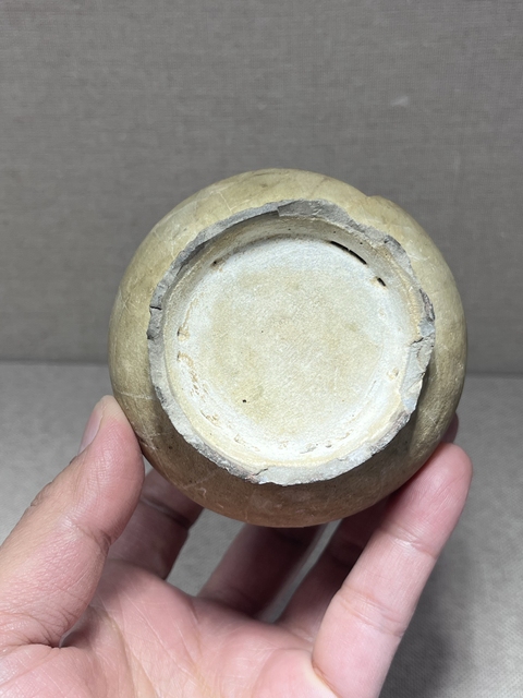 古玩陶瓷館藏級南宋官窯花瓶底座標本拍賣，當前價格3980元