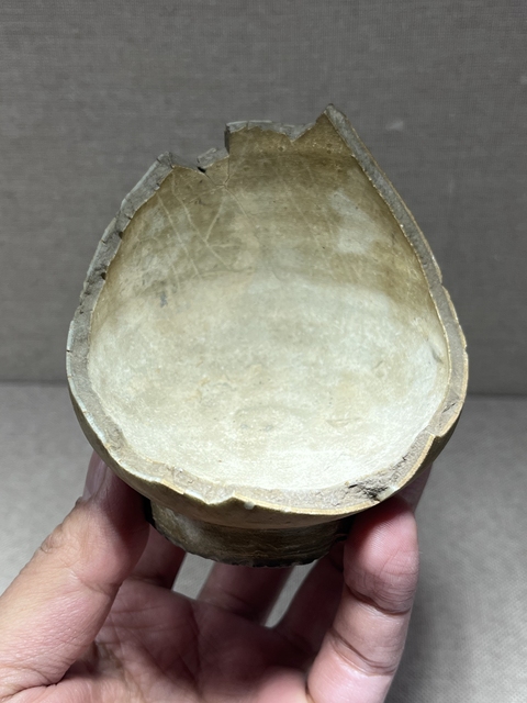 古玩陶瓷館藏級南宋官窯花瓶底座標本拍賣，當前價格3980元