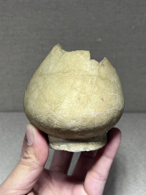 古玩陶瓷館藏級南宋官窯花瓶底座標本拍賣，當前價格3980元