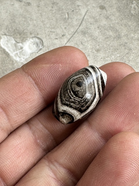 古玩玉器纏絲瑪瑙橄欖珠拍賣,當前價格1888元