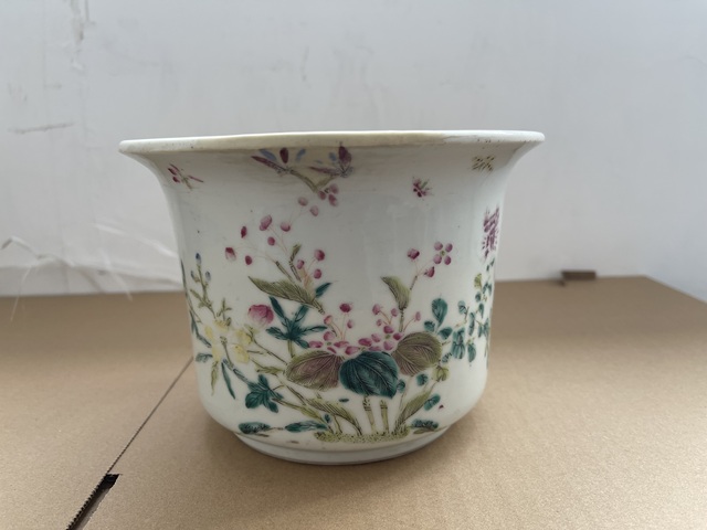 古玩陶瓷晚清細路粉彩花盆拍賣，當前價格2850元