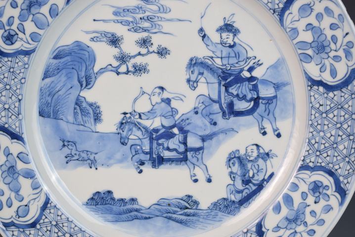 古玩陶瓷康熙青花狩獵盤拍賣，當(dāng)前價(jià)格5000元