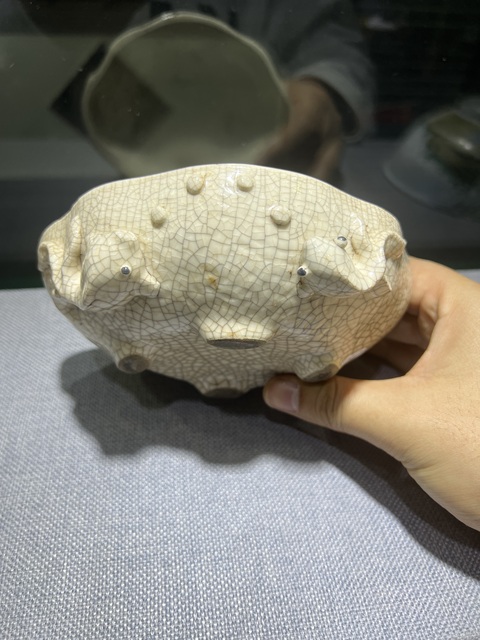 古玩陶瓷(晚清民國漳州窯)哥釉雙魚洗拍賣,當(dāng)前價(jià)格0元