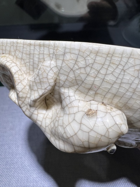 古玩陶瓷(晚清民國漳州窯)哥釉雙魚洗拍賣,當(dāng)前價(jià)格0元