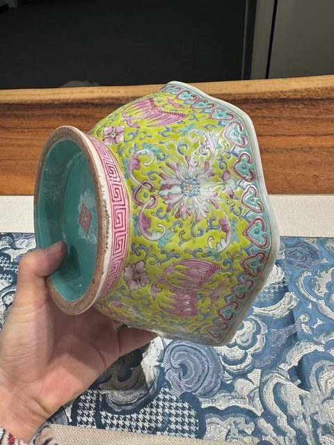 古玩陶瓷清·同治夔鳳紋粉彩八方碗拍賣，當前價格2200元