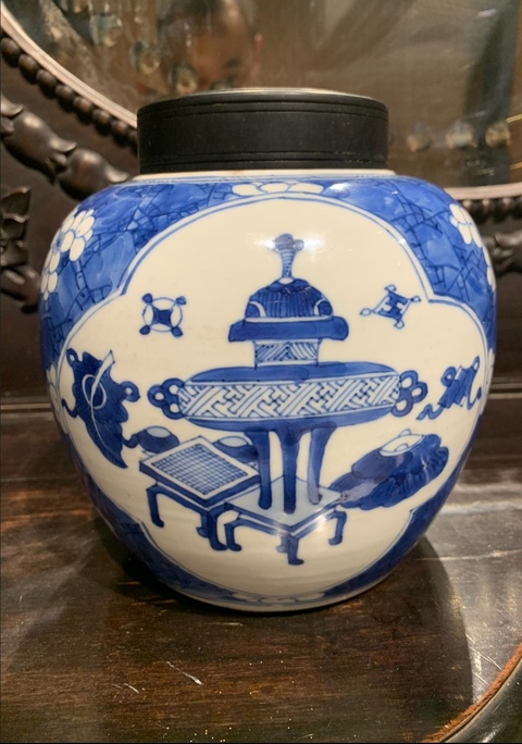 古玩陶瓷康熙·青花冰梅開窗博古紋罐真品鑒賞圖