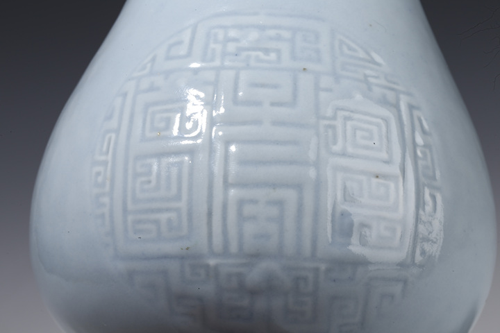 古玩陶瓷民國·天藍釉暗刻夔龍壽字紋尊拍賣，當前價格1854元