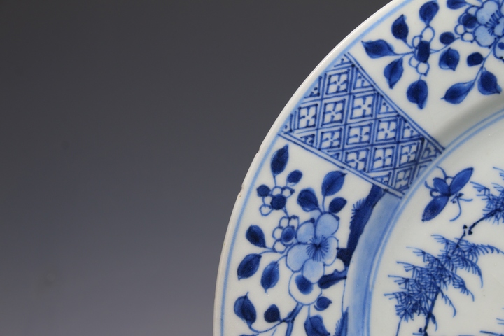 古玩陶瓷【已保真】域鑒精品 清康熙·青花洞石牡丹花鳥紋盤拍賣,當前價格1680元
