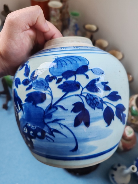古玩陶瓷清中期青花花卉紋蓋罐拍賣，當(dāng)前價(jià)格1680元