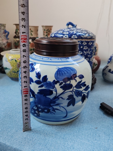 古玩陶瓷清中期青花花卉紋蓋罐拍賣，當(dāng)前價(jià)格1680元