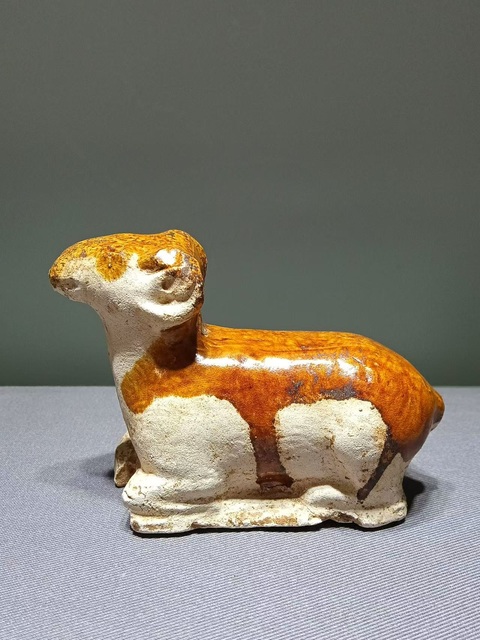 古玩陶瓷唐·黃釉小動物一組拍賣，當前價格8000元