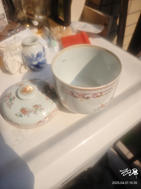 古玩陶瓷乾隆粉彩花卉紋蓋罐拍賣,當(dāng)前價(jià)格988元