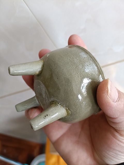 古玩陶瓷館藏級精品北宋龍泉青瓷鼎式爐拍賣，當(dāng)前價格6980元