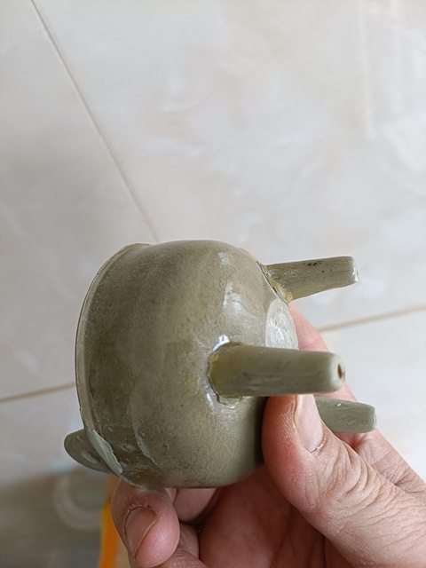 古玩陶瓷館藏級精品北宋龍泉青瓷鼎式爐拍賣，當(dāng)前價格6980元
