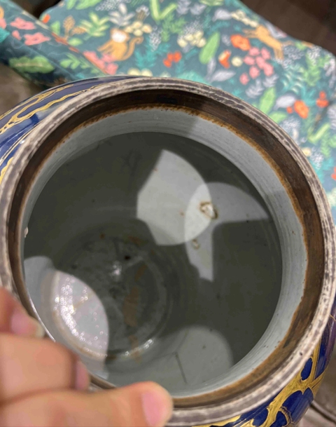 古玩陶瓷清乾隆-藍釉描金仕女嬰戲紋將軍罐拍賣,當前價格40000元