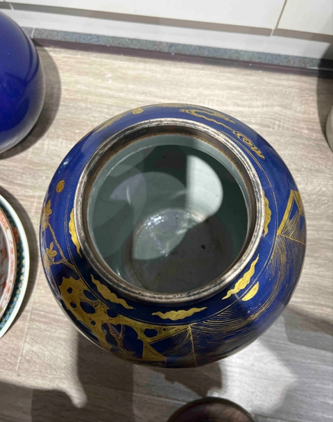 古玩陶瓷清乾隆-藍釉描金仕女嬰戲紋將軍罐拍賣,當前價格40000元