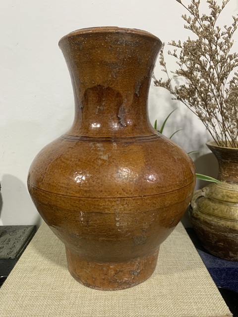 古玩陶瓷黃釉鋪首漢壺拍賣,當(dāng)前價(jià)格4800元