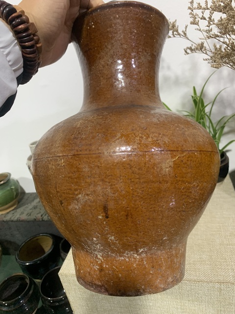 古玩陶瓷黃釉鋪首漢壺拍賣,當(dāng)前價(jià)格4800元
