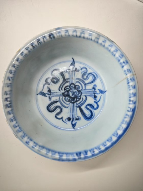 古玩陶瓷明空白期青花十字杵紋墩式碗拍賣,當(dāng)前價(jià)格6789元