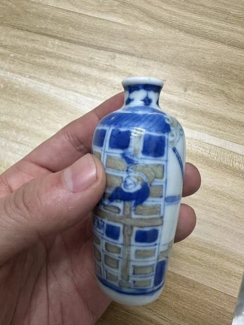 古玩陶瓷青花釉里紅（采花大盜）鼻煙壺拍賣，當前價格8888元