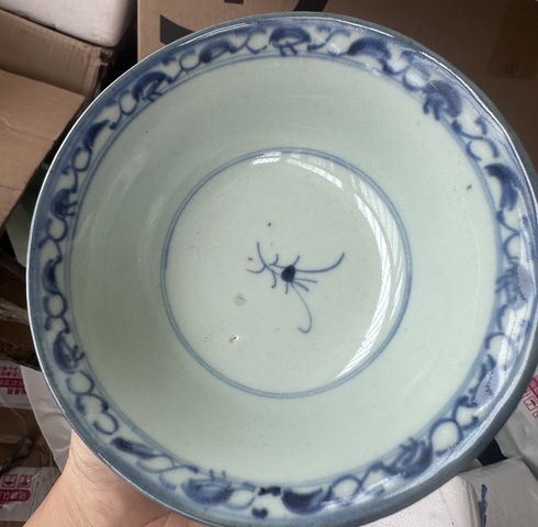 古玩陶瓷青花纏枝花卉紋茶碗拍賣,當(dāng)前價(jià)格2000元