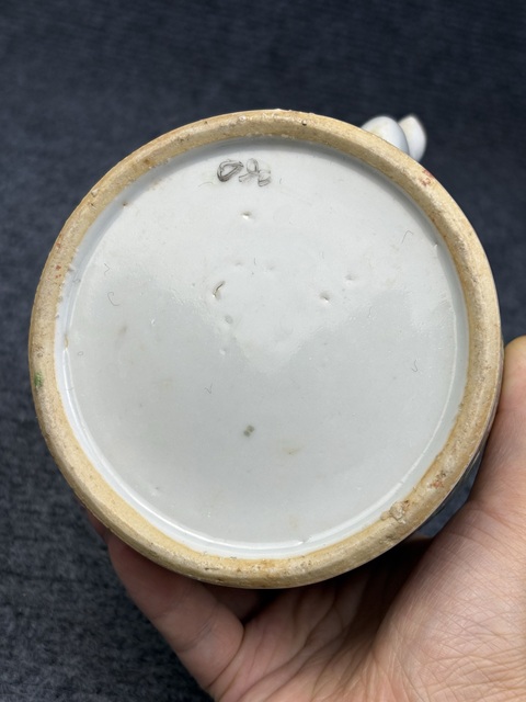 古玩陶瓷廣彩開窗人物花鳥紋提梁壺拍賣,當前價格1088元
