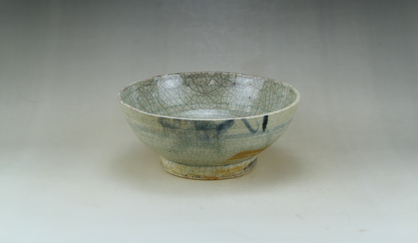 古玩陶瓷明末清初.哥釉青花花卉紋大碗拍賣,當(dāng)前價(jià)格450元