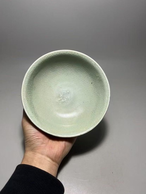 古玩陶瓷精美龍泉青瓷刻花碗拍賣，當前價格1888元