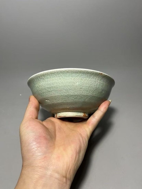古玩陶瓷精美龍泉青瓷刻花碗拍賣，當前價格1888元