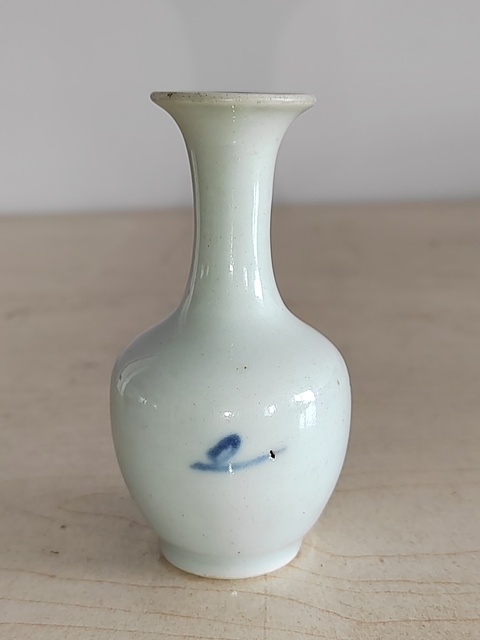 古玩陶瓷青花繡球圖撇口瓶拍賣，當前價格400元