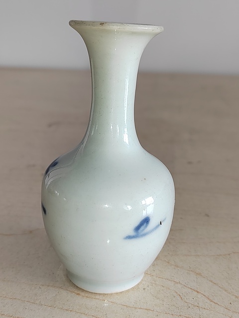 古玩陶瓷青花繡球圖撇口瓶拍賣，當前價格400元