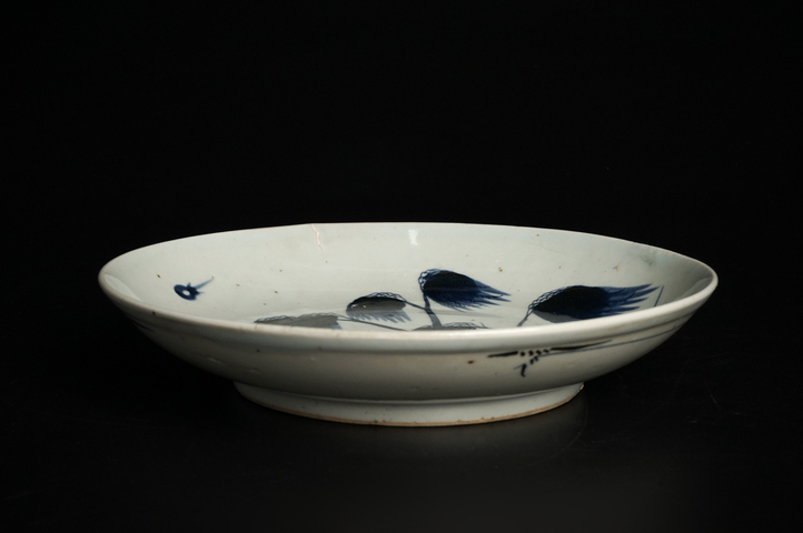 古玩陶瓷清乾隆·青花柳下人物紋大盤真品鑒賞圖