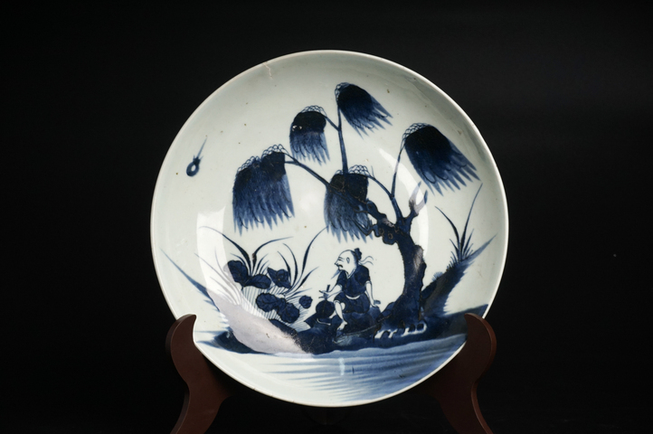 古玩陶瓷清乾隆·青花柳下人物紋大盤真品鑒賞圖