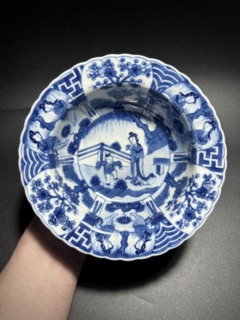 古玩陶瓷清康熙·青花“教子圖”人物故事花口折沿碗拍賣,當前價格1850元