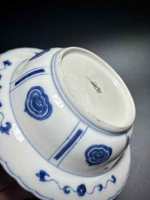 古玩陶瓷清康熙·青花“教子圖”人物故事花口折沿碗拍賣,當前價格1850元
