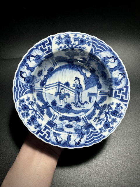 古玩陶瓷清康熙·青花“教子圖”人物故事花口折沿碗拍賣,當前價格1850元